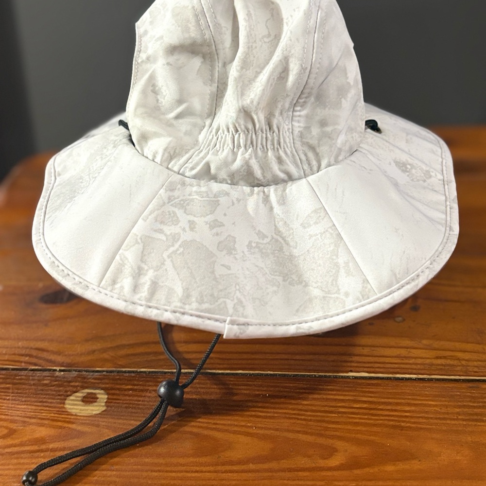 Realtree Wide Brim Adjustable Strap Boonie Hat White Camouflage Men Outdoor